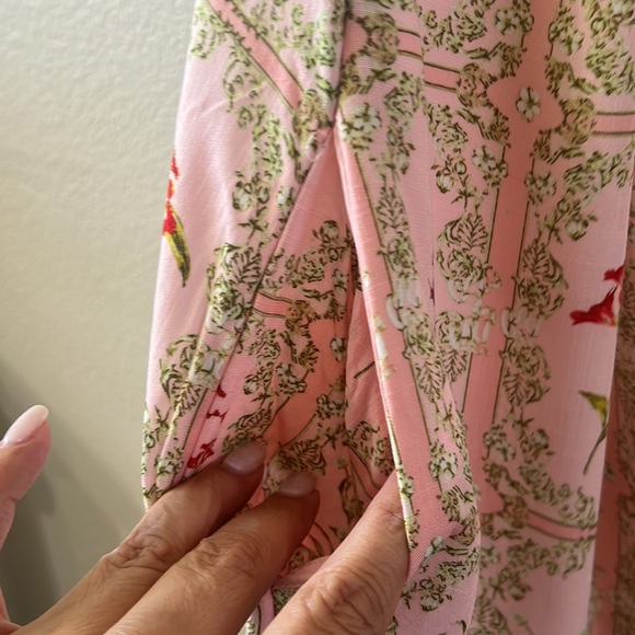 Pink floral drop waist dress with flutter sleeves and pockets. Size 1X EUC - Picture 9 of 9